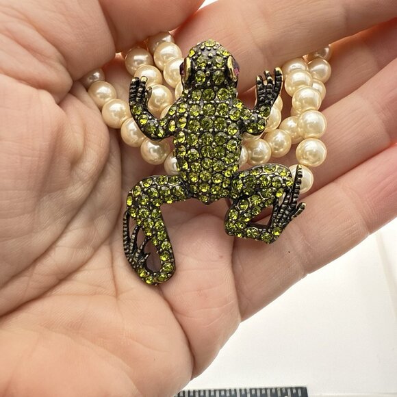 Heidi Daus Necklace Frog Toad Green Kissing Frog Pearl Crystal Triple Strand - Picture 15 of 15